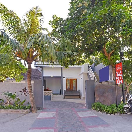 Oyo 91192 Homestay Antara Гилиманук Экстерьер фото