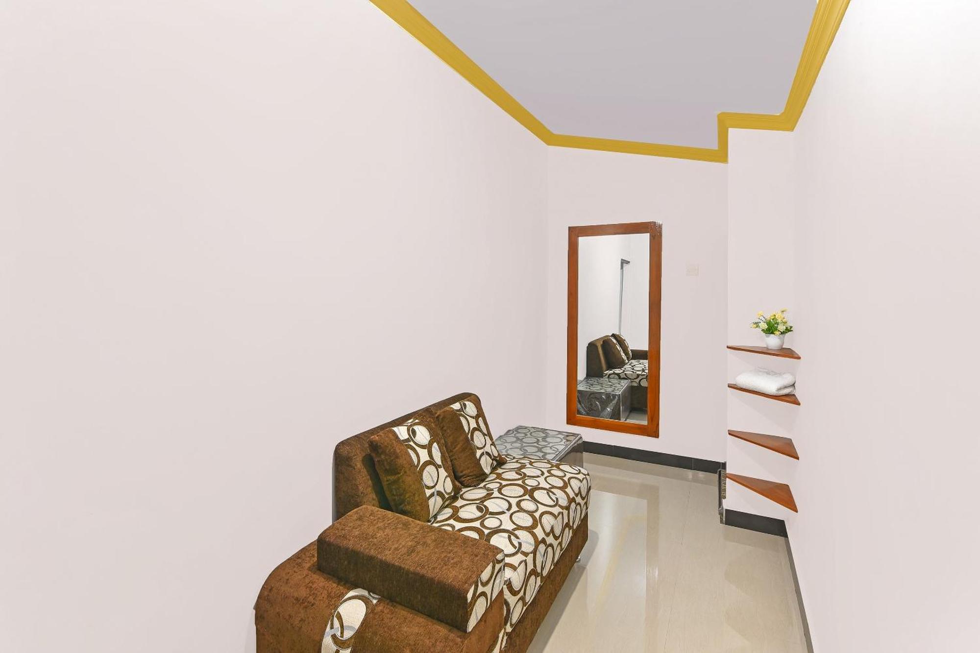 Oyo 91192 Homestay Antara Гилиманук Экстерьер фото
