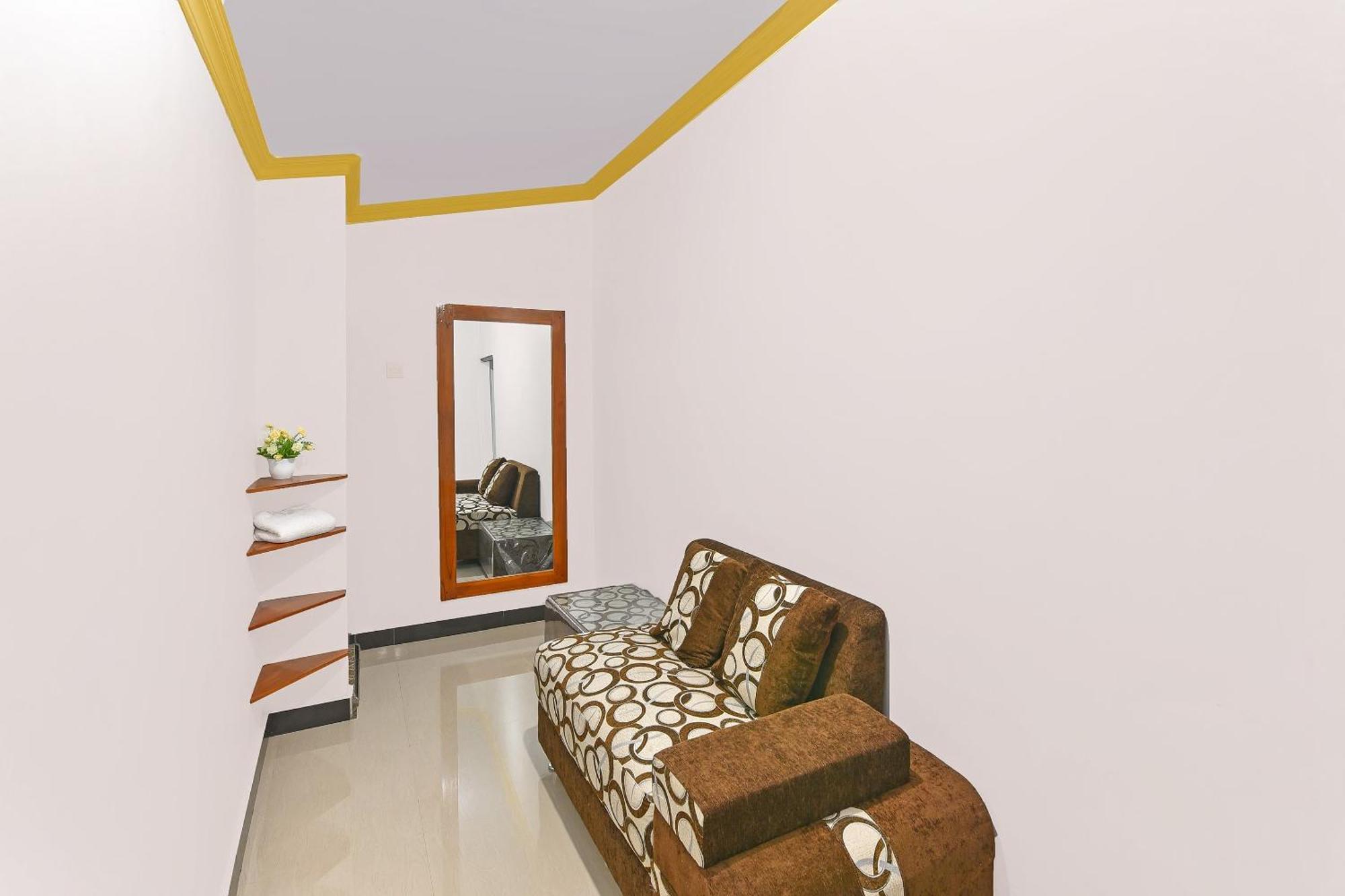 Oyo 91192 Homestay Antara Гилиманук Экстерьер фото